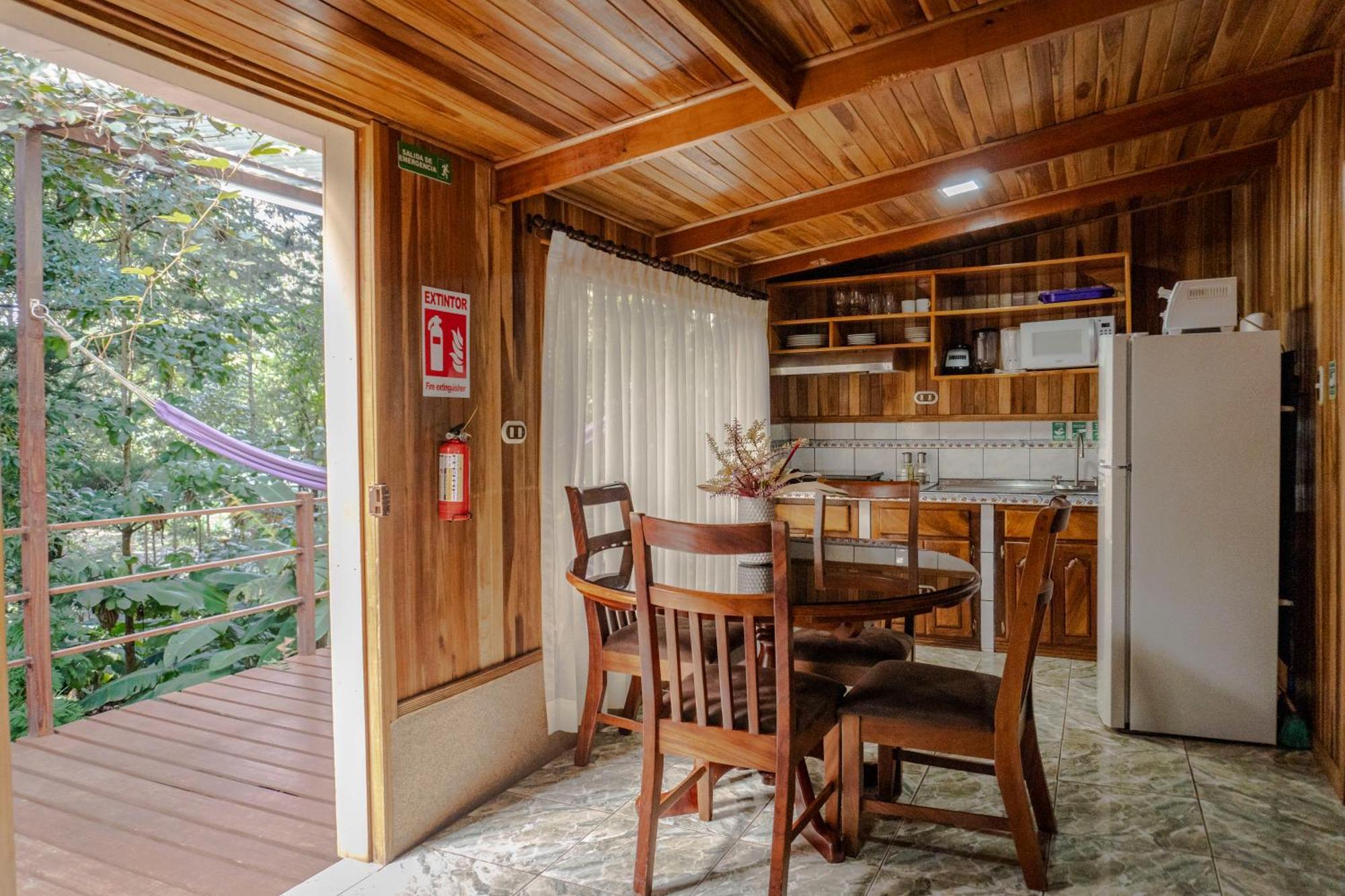 Los Pinos Cabins & Reserve Монте-Верде Номер фото